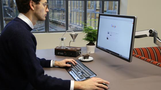 ابتكار مذهل.. منبه يصحيك ويصنع لك القهوة كمان!! صورة رقم 2 ابتكار مذهل.. منبه يصحيك ويصنع لك القهوة كمان!! صورة رقم 2