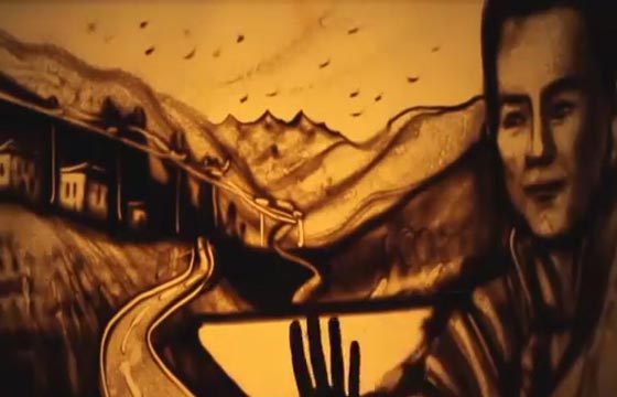 شاهد هدية رسامة من القرم الى مملكة بوتان.. رسومات رملية على الزجاج صورة رقم 1 شاهد هدية رسامة من القرم الى مملكة بوتان.. رسومات رملية على الزجاج صورة رقم 1