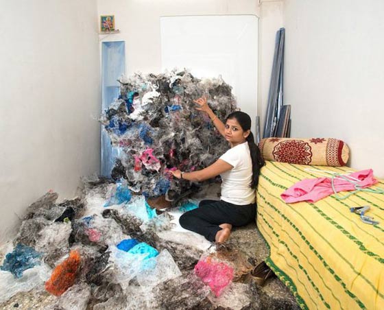 صور بنات حول العالم في غرف نومهن تكشف الاسرار وبضمنها دول عربية: مصر الامارات و لبنان   صورة رقم 14