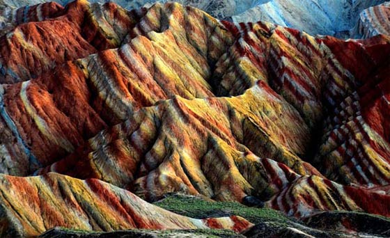  صور اجمل 20 منظرا مدهشا حول العالم منها جبال قوس قزح، جزر المالاديف وابواب الجحيم! صورة رقم 8