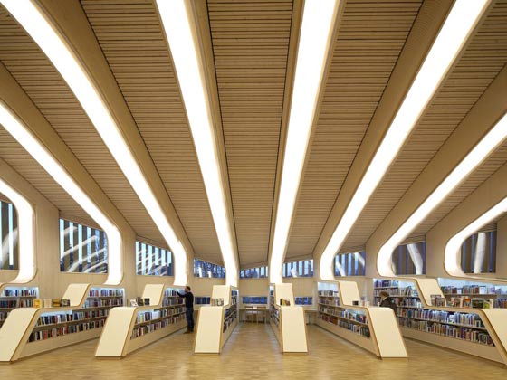 تعرف على اجمل المكتبات في العالم شكلها يشجع على القراءة صورة رقم 4