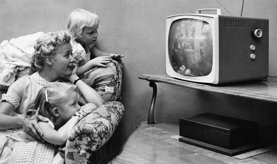 بعد 90 عاما من اختراعه.. التلفزيون يكشف عن حقائقه المدهشة صورة رقم 7 بعد 90 عاما من اختراعه.. التلفزيون يكشف عن حقائقه المدهشة صورة رقم 7