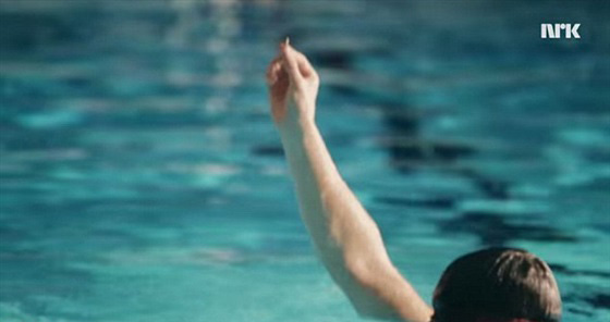فيديو مثير.. باحث يجري تجربة اطلاق النار على جسده تحت الماء صورة رقم 6