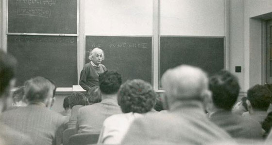 اينشتاين: العبقري الذي قدّم طلبا للتخلّي عن جوازه الألماني مرتين! صورة رقم 3 اينشتاين: العبقري الذي قدّم طلبا للتخلّي عن جوازه الألماني مرتين! صورة رقم 3