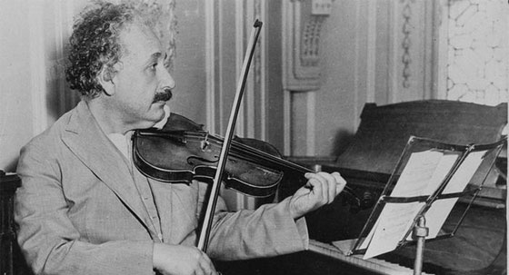 اينشتاين: العبقري الذي قدّم طلبا للتخلّي عن جوازه الألماني مرتين! صورة رقم 5 اينشتاين: العبقري الذي قدّم طلبا للتخلّي عن جوازه الألماني مرتين! صورة رقم 5