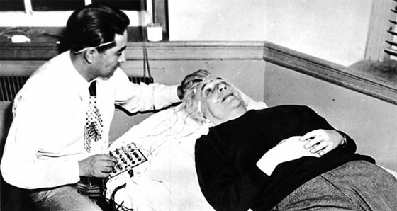 اينشتاين: العبقري الذي قدّم طلبا للتخلّي عن جوازه الألماني مرتين! صورة رقم 9 اينشتاين: العبقري الذي قدّم طلبا للتخلّي عن جوازه الألماني مرتين! صورة رقم 9