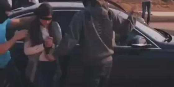 اغرب طريقة لطلب الزواج.. الاختطاف.. وبعده بقليل الانكشاف صورة رقم 3
