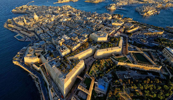 هكذا تبدو اجمل مطارات العالم كما تراها من نافذة الطائرة صورة رقم 1