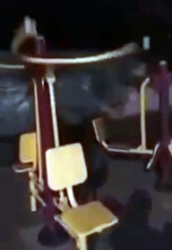 فيديو مخيف.. شاهد لحظة ظهور شبح في صالة للرياضة صورة رقم 2
