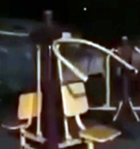 فيديو مخيف.. شاهد لحظة ظهور شبح في صالة للرياضة صورة رقم 4