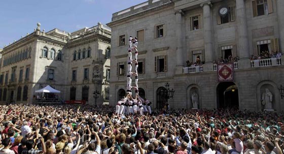 صور اغرب المهرجانات: طرد السحرة، معركة البرتقال ورمي القبعات! صورة رقم 7 صور اغرب المهرجانات: طرد السحرة، معركة البرتقال ورمي القبعات! صورة رقم 7
