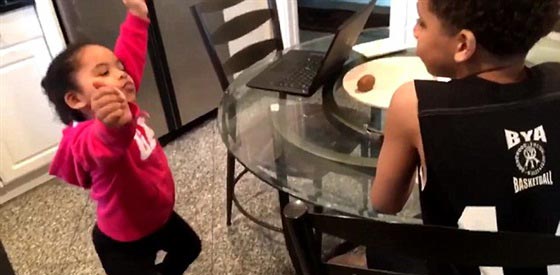 60 الفا اعجبوا بالطفلة ديانا وهي ترقص على اغنية بيونسيه.. فيديو صورة رقم 3