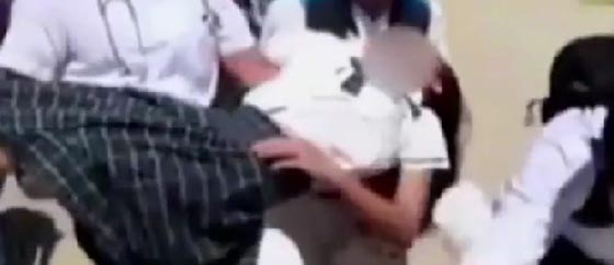 ارواح شيطانية تهاجم طلابا داخل مدرستهم.. شاهد الفيديو الجنوني صورة رقم 4 ارواح شيطانية تهاجم طلابا داخل مدرستهم.. شاهد الفيديو الجنوني صورة رقم 4