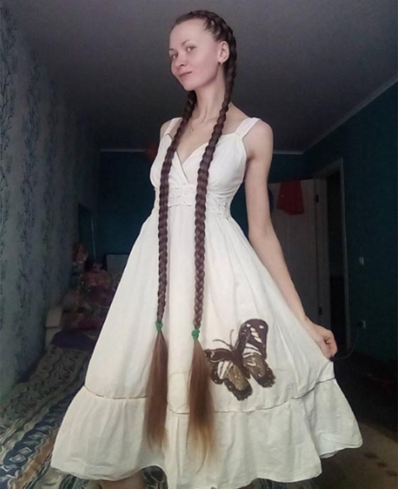 هذا ما قالته رابونزل الروسية عن سر شعرها الطويل.. استمع اليها صورة رقم 4