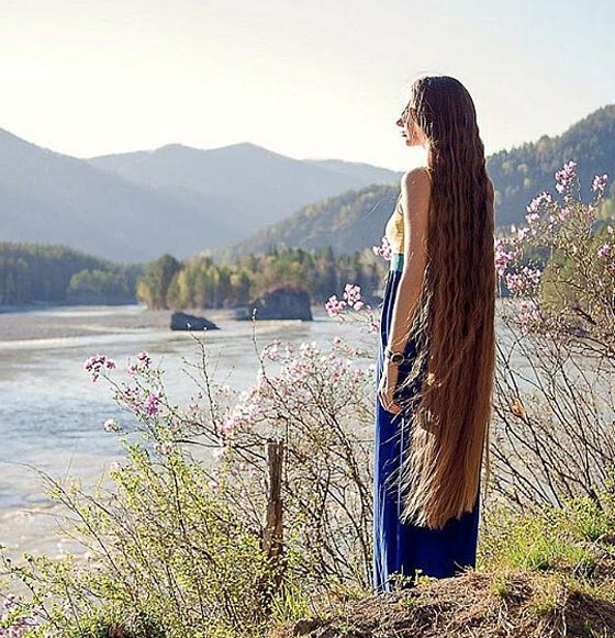 هذا ما قالته رابونزل الروسية عن سر شعرها الطويل.. استمع اليها صورة رقم 11