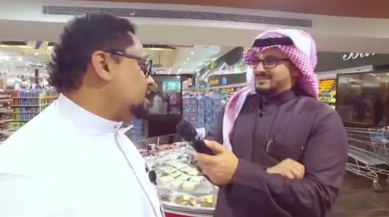 فيديو مثير.. رد فعل السعوديين على تحرش شاب بفتاة في مركز تجاري صورة رقم 8