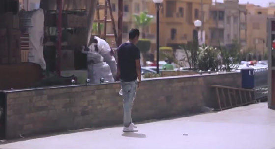 فيديو يكشف كذب واحتيال المتسولات حتى وان كن منتقبات صورة رقم 1 فيديو يكشف كذب واحتيال المتسولات حتى وان كن منتقبات صورة رقم 1