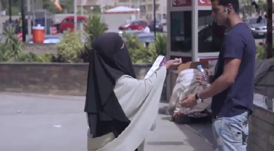 فيديو يكشف كذب واحتيال المتسولات حتى وان كن منتقبات صورة رقم 4 فيديو يكشف كذب واحتيال المتسولات حتى وان كن منتقبات صورة رقم 4