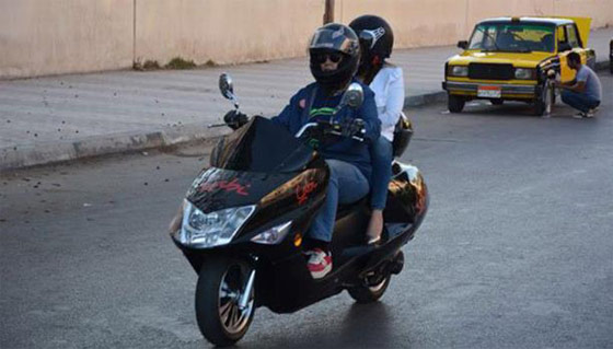 دراجات نارية بدل سيارات الاجرة تقودها فتيات في الاسكندرية صورة رقم 1 دراجات نارية بدل سيارات الاجرة تقودها فتيات في الاسكندرية صورة رقم 1
