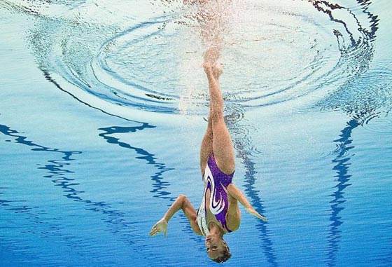 لوحات اسطورية لسباحين محترفين تحت الماء.. شاهدهم صورة رقم 2