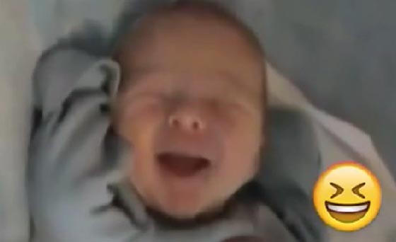 فيديو وصور طريفة.. اطفال يشبهون بتعابيرهم الايموجي صورة رقم 3