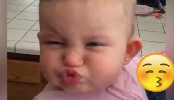 فيديو وصور طريفة.. اطفال يشبهون بتعابيرهم الايموجي صورة رقم 5