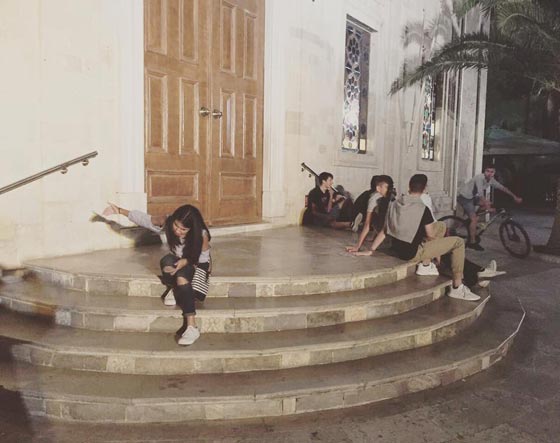 صور غير تقليدية لعروس بدون عريسها في شهر عسل.. امر من المر صورة رقم 19
