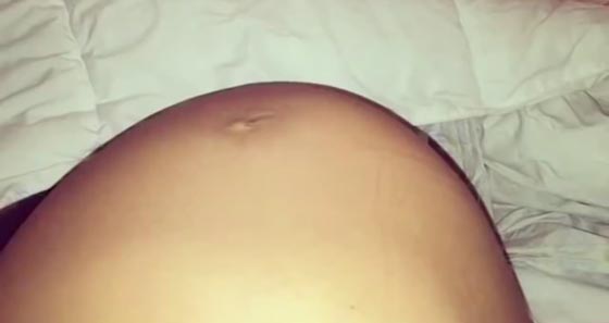 حركات جنين عارضة ازياء شهيرة تدهش متابعيها.. انضم اليهم صورة رقم 1 حركات جنين عارضة ازياء شهيرة تدهش متابعيها.. انضم اليهم صورة رقم 1