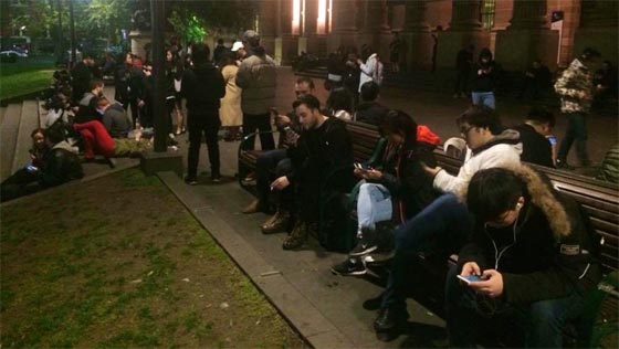 هستيريا بوكيمون غو تصيب نيويورك بالشلل وأناس يبحثون عن وهم صورة رقم 6 هستيريا بوكيمون غو تصيب نيويورك بالشلل وأناس يبحثون عن وهم صورة رقم 6