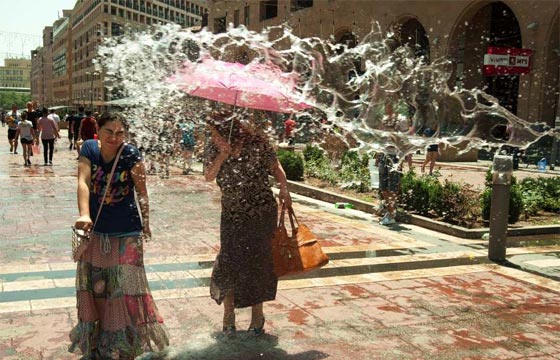 ارمينيا تطرد الحظ السيء بعيد الماء.. شاهد الصور صورة رقم 5 ارمينيا تطرد الحظ السيء بعيد الماء.. شاهد الصور صورة رقم 5