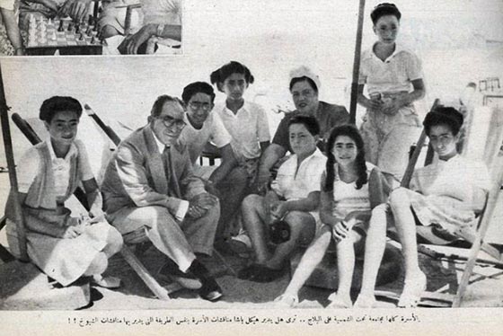  مصيف زمان: رجال يتحزمون كالراقصات ونساء يَلعَبْنَ الطاولة  صورة رقم 30