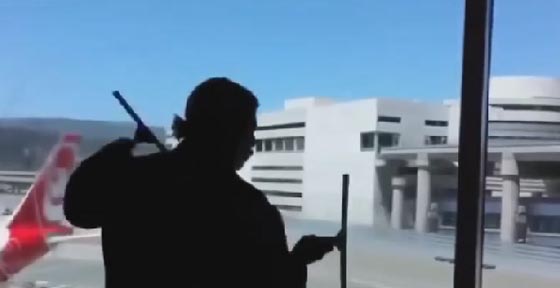 مواقع التواصل تشتعل لسرعة اشخاص في ادائهم لاعمالهم.. شاهدهم صورة رقم 3