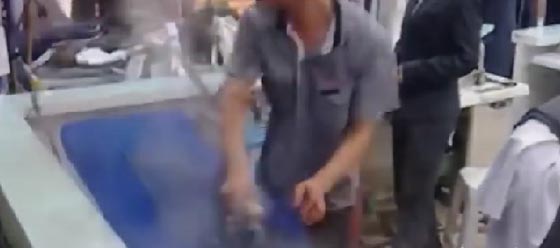 مواقع التواصل تشتعل لسرعة اشخاص في ادائهم لاعمالهم.. شاهدهم صورة رقم 6