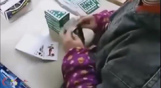 مواقع التواصل تشتعل لسرعة اشخاص في ادائهم لاعمالهم.. شاهدهم صورة رقم 12