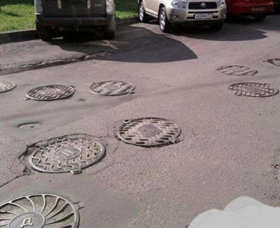 اغرب اخطاء معمارية مضحكة: مراحيض ملتصقة ومياه بخط الكهرباء! صورة رقم 2 اغرب اخطاء معمارية مضحكة: مراحيض ملتصقة ومياه بخط الكهرباء! صورة رقم 2