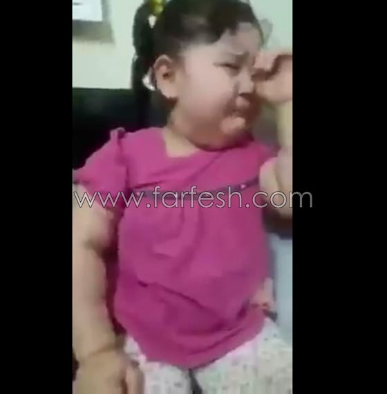 شاهدوا.. طفلة تتحدث عن معاناتها مع الحمية الغذائية بطريقة مدهشة صورة رقم 4 شاهدوا.. طفلة تتحدث عن معاناتها مع الحمية الغذائية بطريقة مدهشة صورة رقم 4