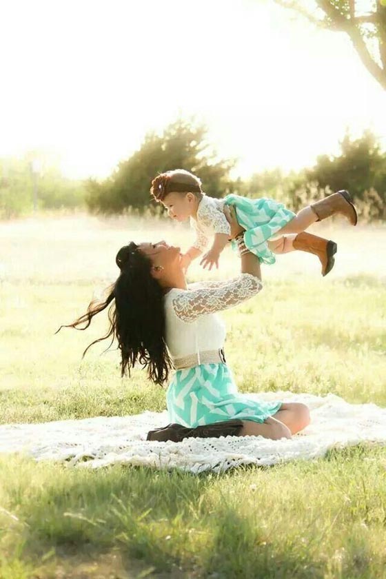 صور امهات وبناتهن: نسخة طبق الأصل و (فولة وانقسمن نصّين) صورة رقم 16
