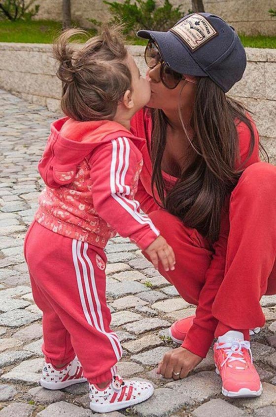 صور امهات وبناتهن: نسخة طبق الأصل و (فولة وانقسمن نصّين) صورة رقم 20