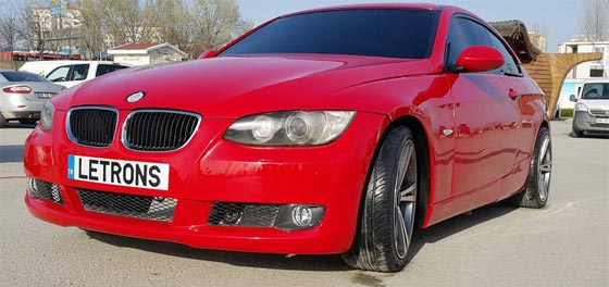 سيارة BMW تتحول إلى روبوت 