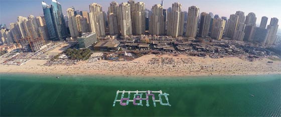 دبي تشهد افتتاح أكبر حديقة مائية عائمة في العالم صورة رقم 1