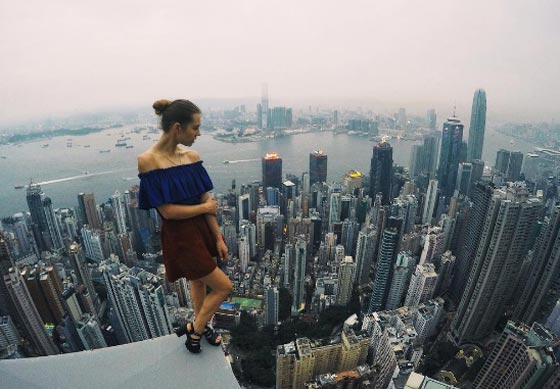 لن تصدق كيف تلتقط هذه الفتاة الروسية صور سيلفي خطيرة! صورة رقم 4