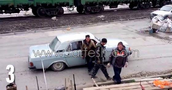 فيديو طريف: هل يمكنك ان تخمّن عدد العمال الروس في هذه السيارة؟ صورة رقم 2 فيديو طريف: هل يمكنك ان تخمّن عدد العمال الروس في هذه السيارة؟ صورة رقم 2