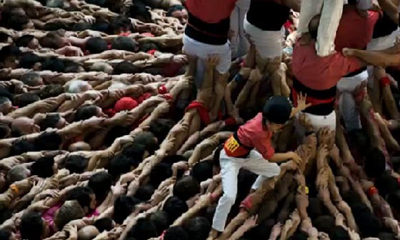 الابراج اابشرية مصنوعة من البشر لا من الحجر وتحمل فنا تاريخيا صورة رقم 5 الابراج اابشرية مصنوعة من البشر لا من الحجر وتحمل فنا تاريخيا صورة رقم 5