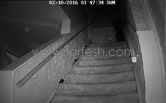 فيديو مرعب: اشباح تدفع عربة طفل أسفل سلم وروح شريرة تسكن المنزل! صورة رقم 1