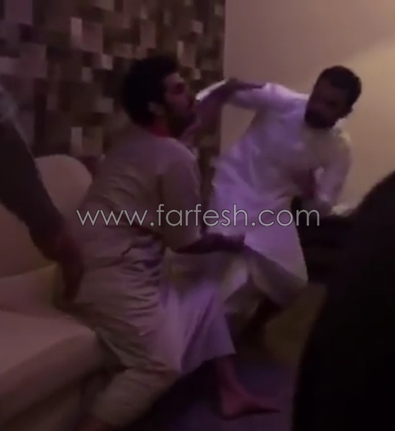  فيديو طريف: مقلب يجعل شيخ  يهرب مسرعا خلال رقية شاب مسحور صورة رقم 3