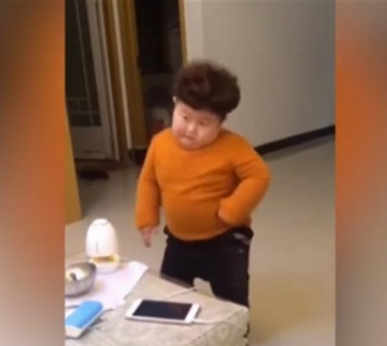 فيديو طريف: طفل صيني ثقيل الوزن خفيف الدم في وصلة رقص حماسية  صورة رقم 4