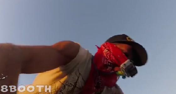 فيديو وصور اثارت الذعر: متهوّر القى بنفسه من أعلى مبنى صورة رقم 5 فيديو وصور اثارت الذعر: متهوّر القى بنفسه من أعلى مبنى صورة رقم 5
