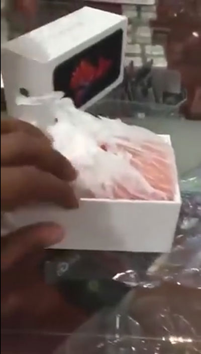 احذروا النصابين: فيديو شاب سعودي اشترى ايفون فحصل على عدس! صورة رقم 2