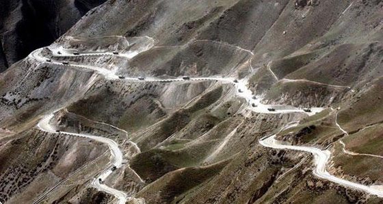 صور أغرب الشوارع الخطيرة في العالم ومنها شارع الموت! صورة رقم 5 صور أغرب الشوارع الخطيرة في العالم ومنها شارع الموت! صورة رقم 5