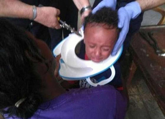  راقبوا اطفالكم لتفادي الصدمة! صور طريفة لكوارث الاطفال في المنزل صورة رقم 6